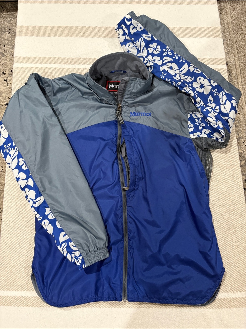 Marmot Blue & Gray Men's or Woman’s Windbreaker with Floral Sleeve Accents Sz M